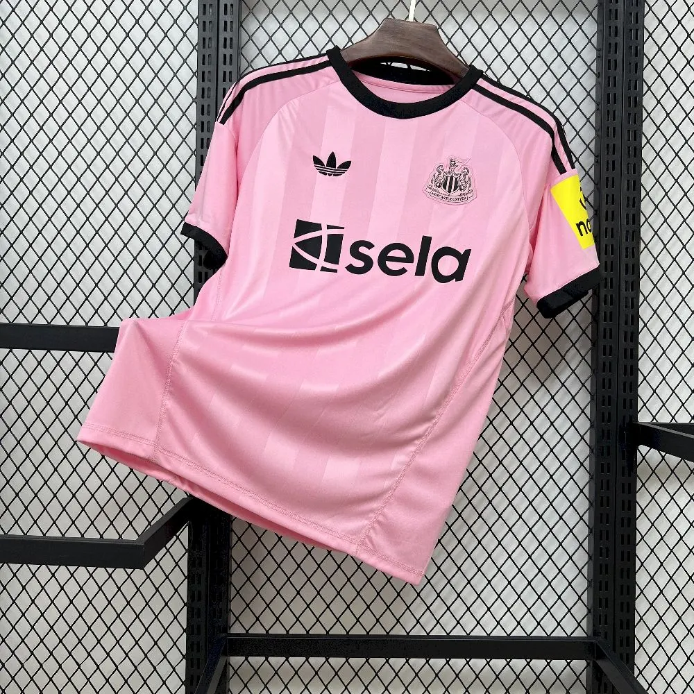 newcastle-maillot-foot-rose-2026-2027-la-maison-du-maillot