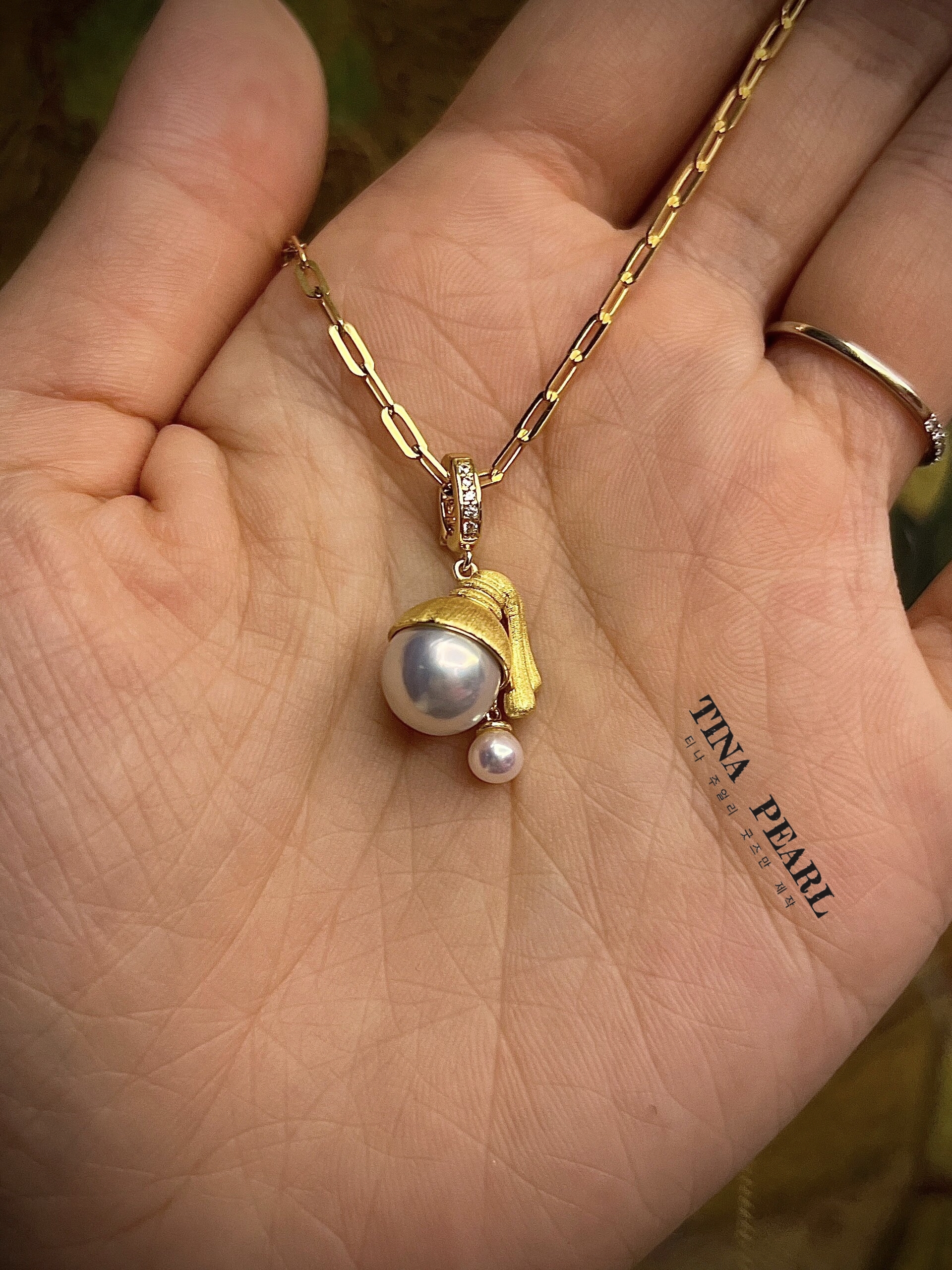 TINA Jewelry Creative Pearl collection Girl with pearl earrings (Custom 18K gold +Akoya)
