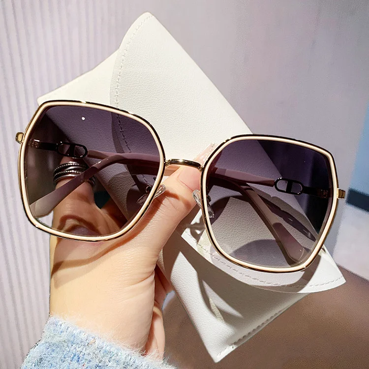 New Large Frame Square Sunglasses Women's Luxury Brand Designer Sun Glasses Women's Outdoor Leisure Eyewear UV400 Oculos De Sol