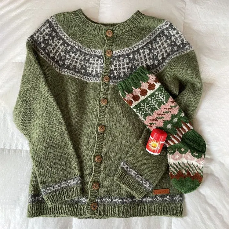 Suéter islandés cómodo vintage tribal con botones