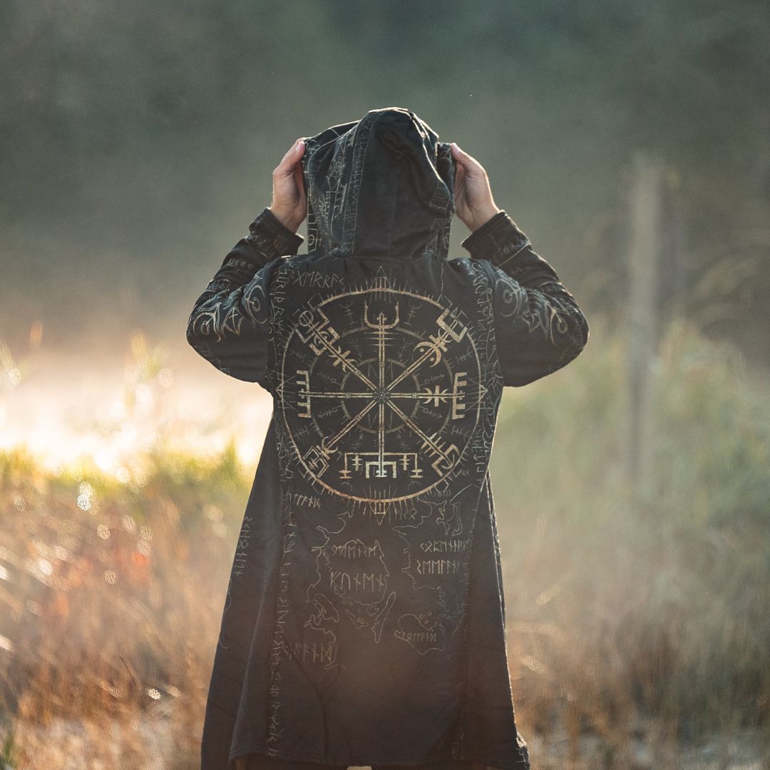 Vegvisir Cloak / Rvogue / Rvogue