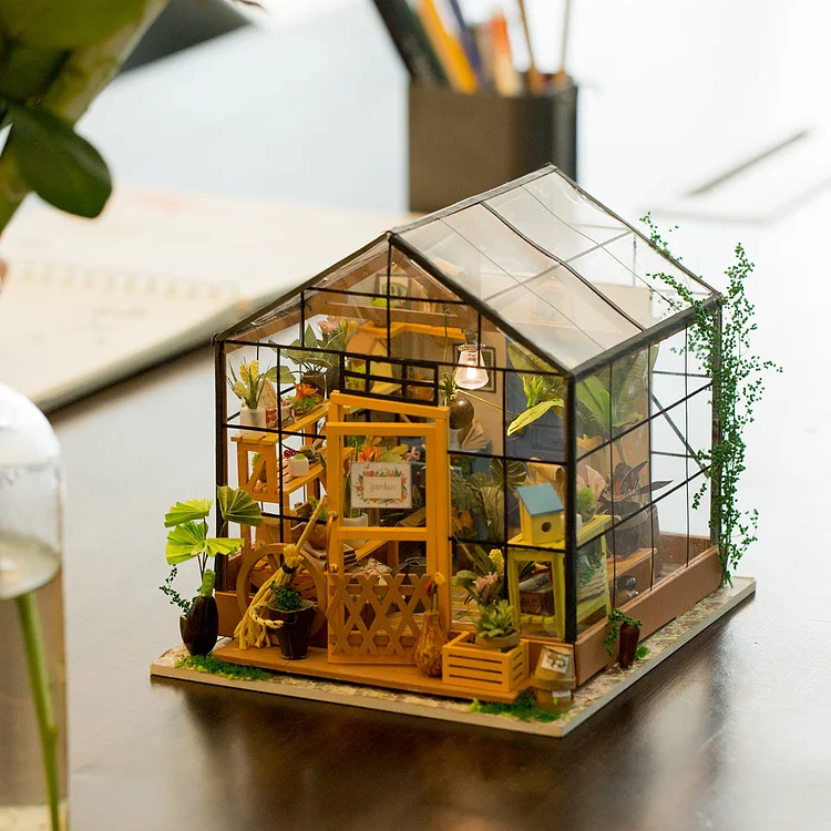 Rolife Cathy's Flower House DIY Miniature House DG104 | Robotime Online