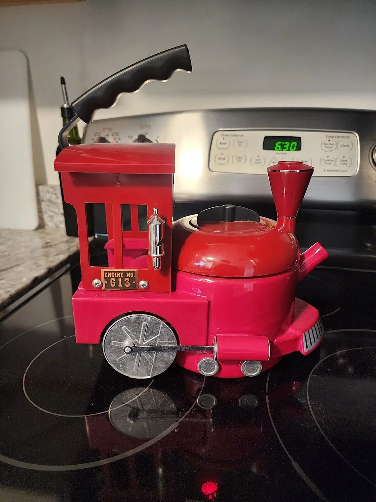 Train whistle tea outlet kettle