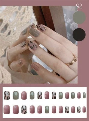 Nails Art Fake Nail Tips Press on Tipsy with Glue Coffin Stick Designs Clear Display Set Full Cover Artificial Short kiss square-Nail Inspo