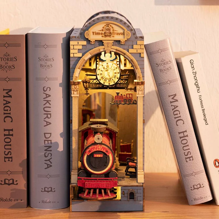 Be Captivated by the Miniature Magic of a 'Harry Potter' Book Nook