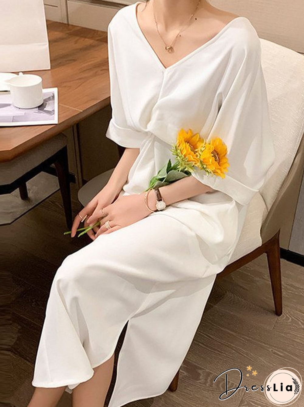 Extra-large Kinked T-shirt Skirt Loose Tibetan Meat Slim Backless V-neck Dress Wihte Dresses