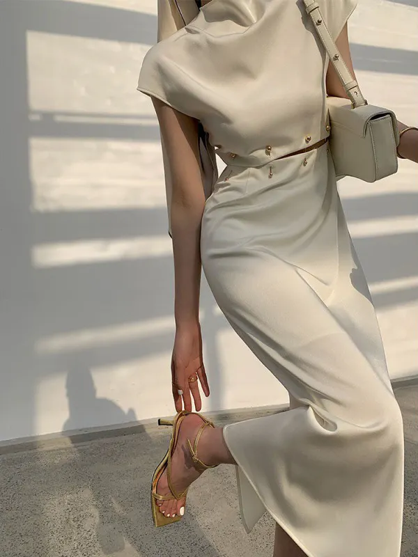 Loose high-waisted midi dress with no sleeves main image 0