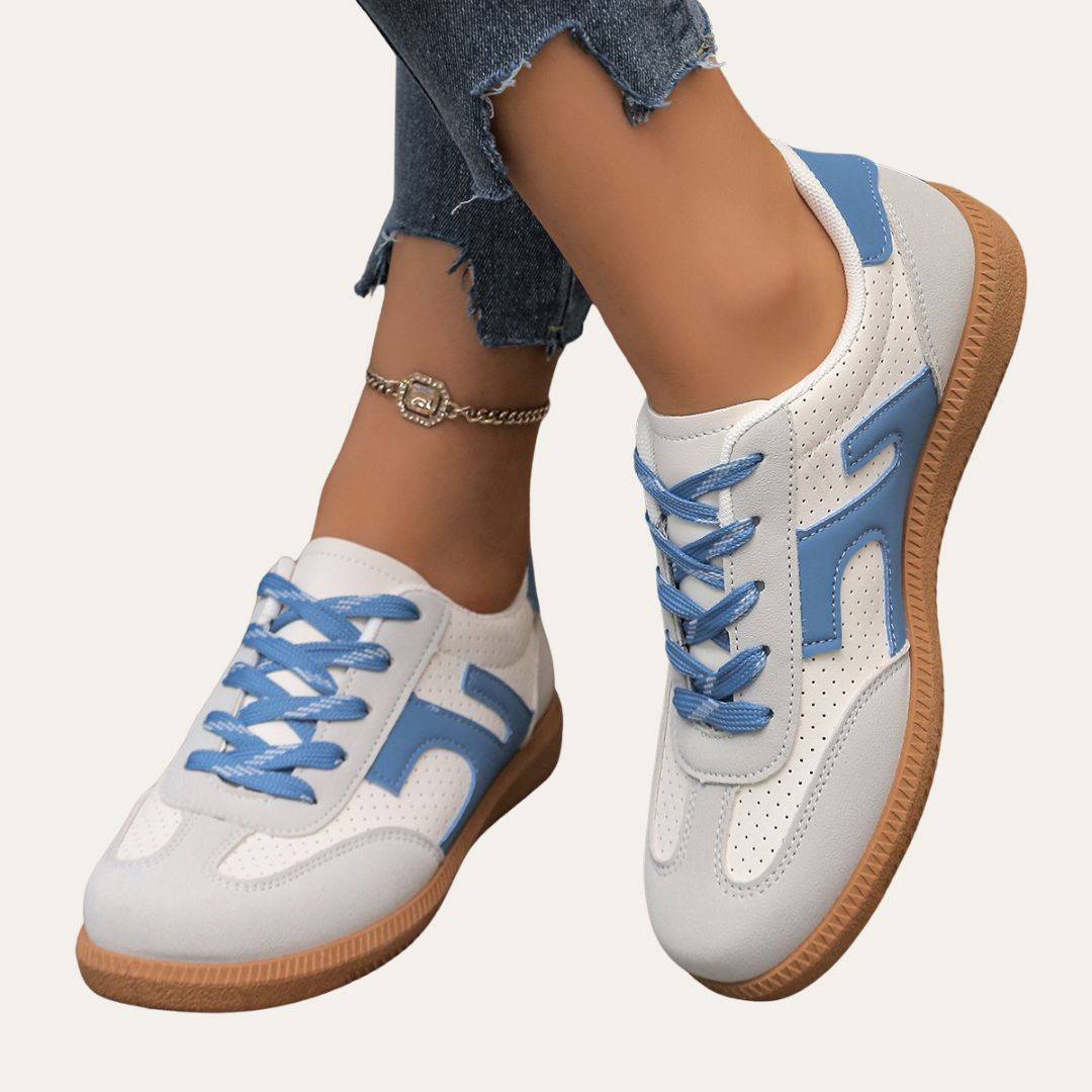 Product image showing additional sneaker features