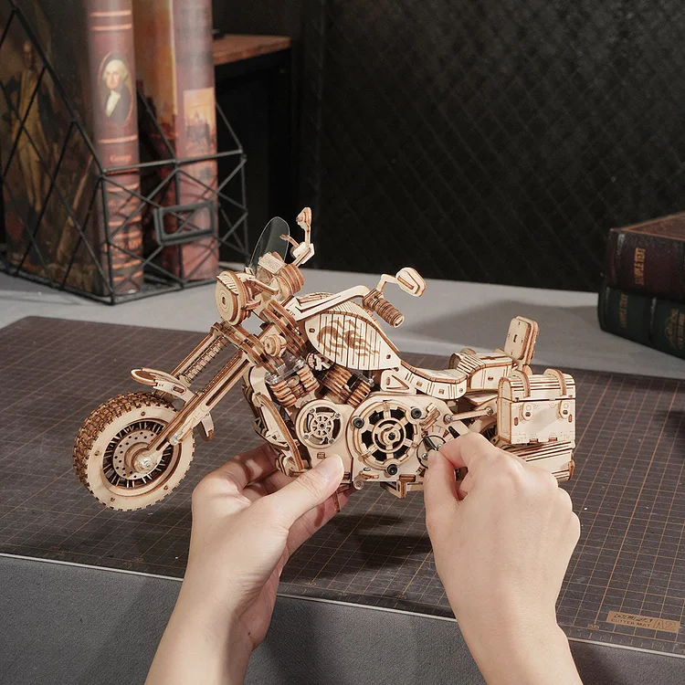 ROKR Puzzle | Cruiser Motorcycle 3D Wooden Puzzle LK504