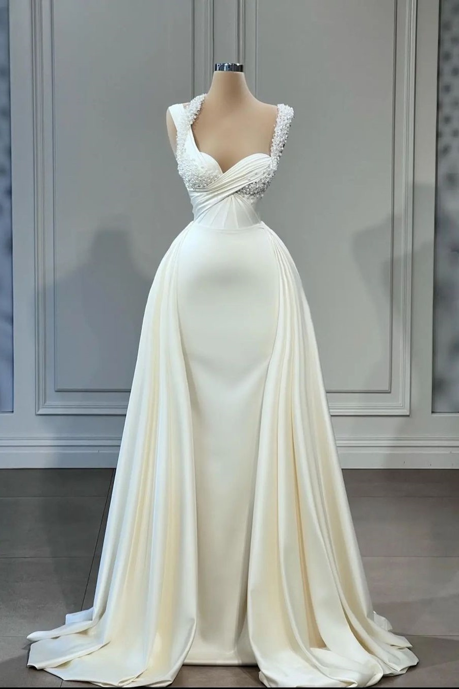 Gorgeous Beaded Square Sleeveless Regal Couture Wedding Dress LY0264