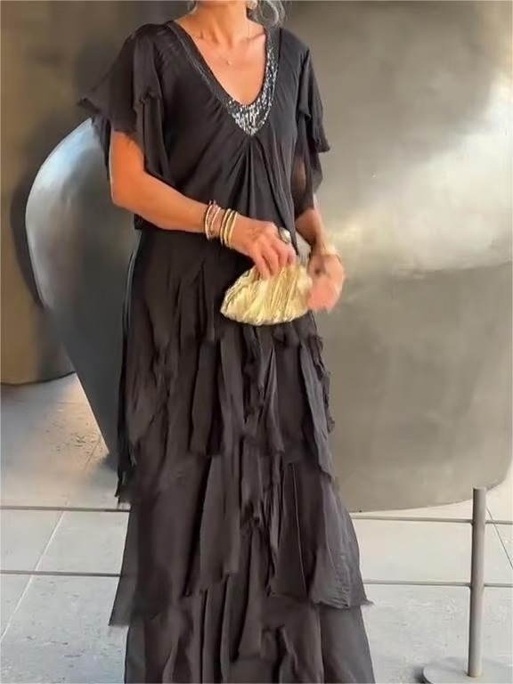 🔥 Elegant V-neck Maxi Dress