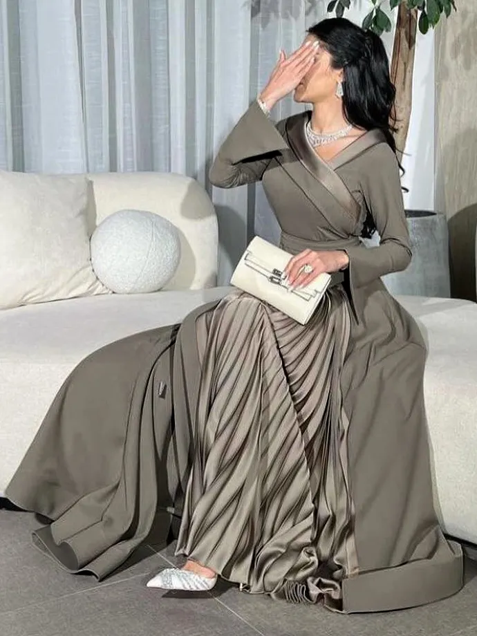 A-Line High Waisted Ruffle Trim Solid Color Split-Joint Round-Neck Maxi Dresses