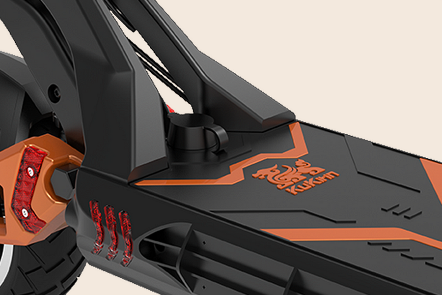 Wide deck providing stable stance and comfort