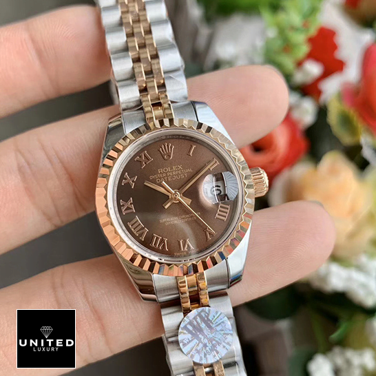 Rolex 276271 Datejust Roman Everose Gold Replica flowers background