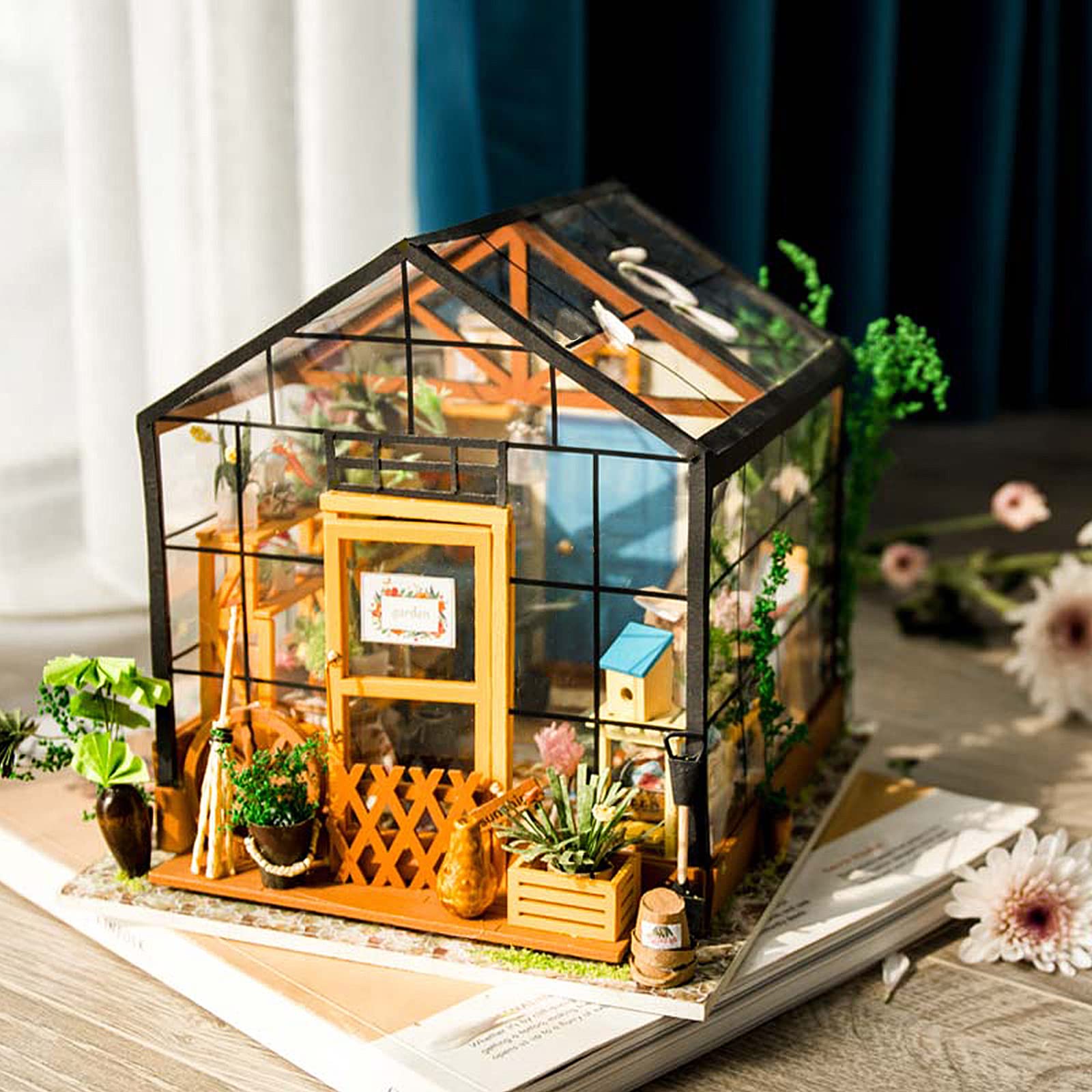 Acheter la Maquette niniature Cathy's Flower House - Maquette bois Rolfie  Robotime