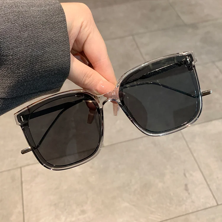 Vintage New Sunglasses Women Designer Luxury Big Frame Sun Glasses Female Outdoor Shopping Shades Men Traveling Glasses