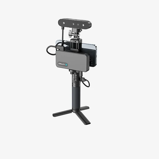 Le scanner 3D portable Creality CR-Scan Ferret Pro tenu en main