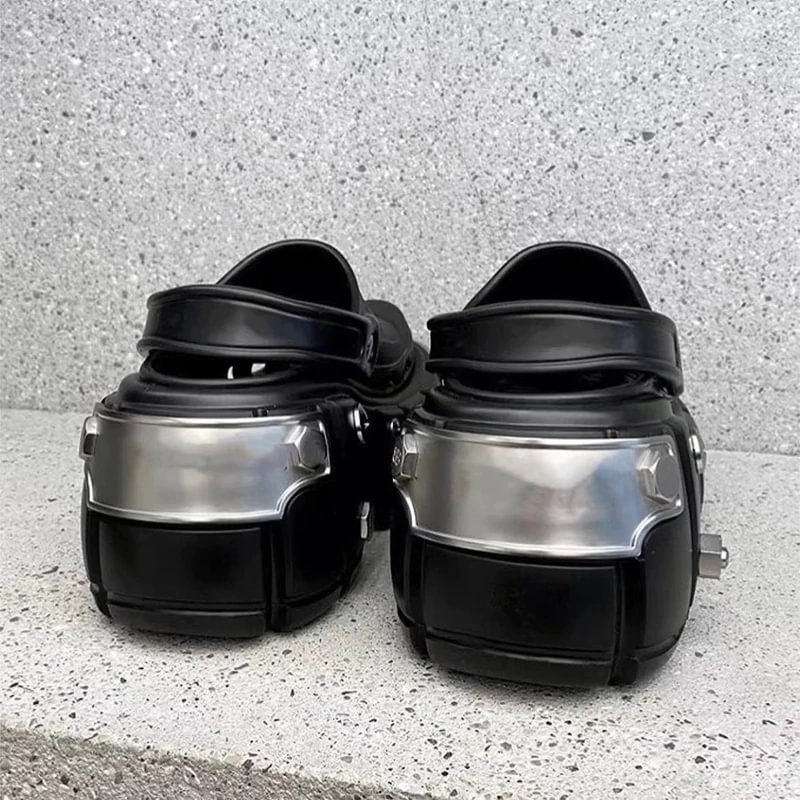 Yyvonne NEW punk metal rivets Sandals Women Slippers Platform Sandals Outdoor Clogs Thick Street Beach Slippers Flip Flops Garden Shoes