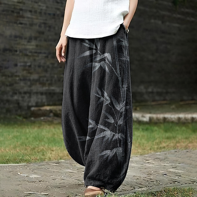 Comfort fit pants - Black Leaf printed