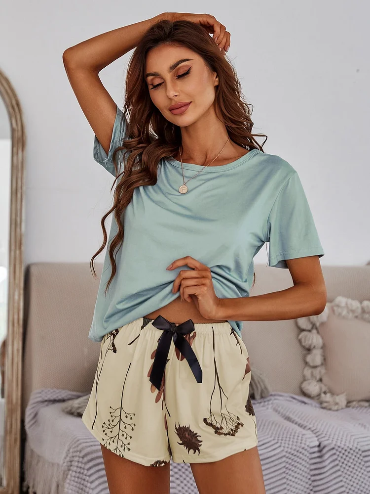 Solid Top And Tie Waist Floral Shorts PJ Set
