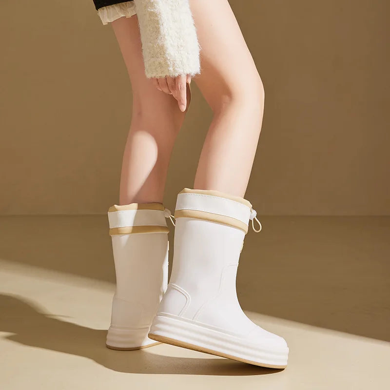 Beige Gummistiefel mit Kontraststreifen