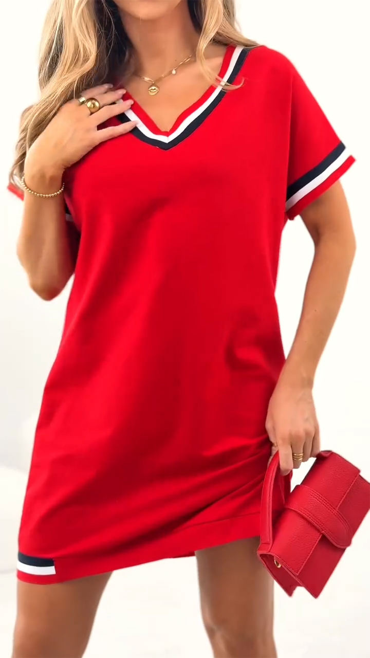 Women's casual dress with contrasting trim