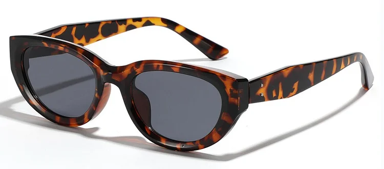 Cat Eye Sunglasses Women Luxury Designer Small Frame Traveling Sun Glasses Retro Brand Leopard Eyeglasses Female Rivet Eyewear