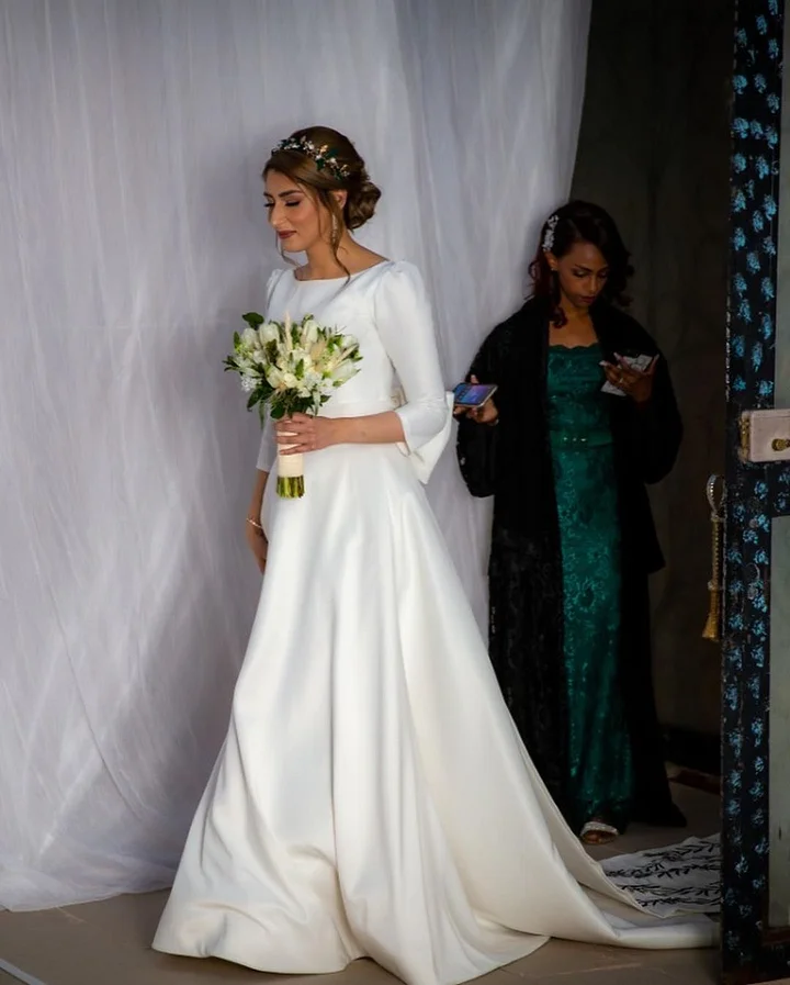 Daisda Elegant Long A-line Bateau Satin Wedding Dress With Sleeves