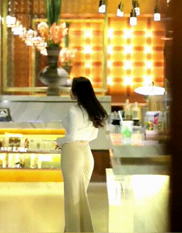 9-25-杨新育-1104365HFH-“一直想摸摸”裸感内裤_11.gif