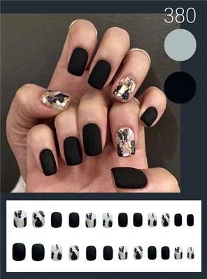 Nails Art Fake Nail Tips Press on Tipsy with Glue Coffin Stick Designs Clear Display Set Full Cover Artificial Short kiss square-Nail Inspo