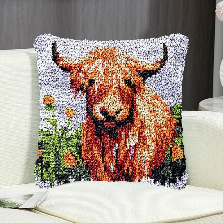 Highland Cow Latch Hook Pillow Kit Crochet Cushion for Beginner