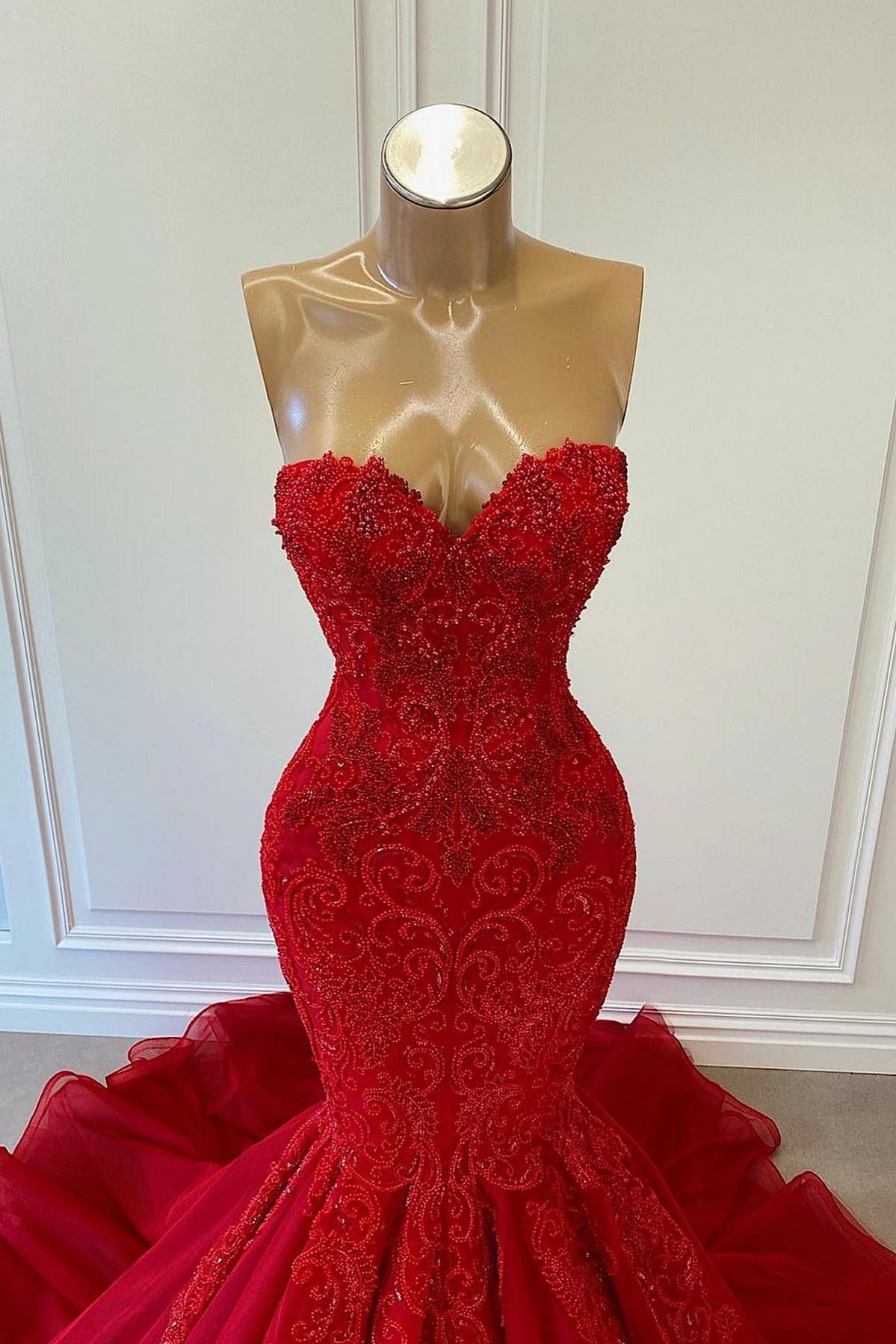 Red Sweetheart Sleeveless Mermaid Prom Dress With Split Overskirt
